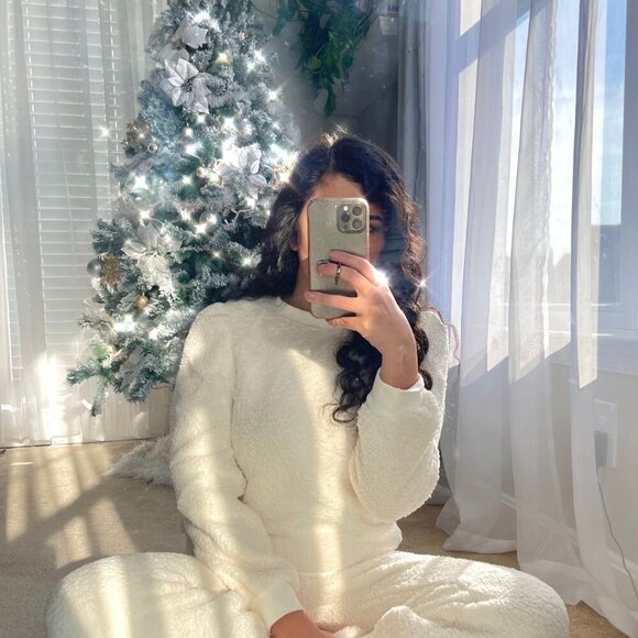 Teddy Bear Sherpa Loungewear Set In Cream Color - Picture 3 of 4